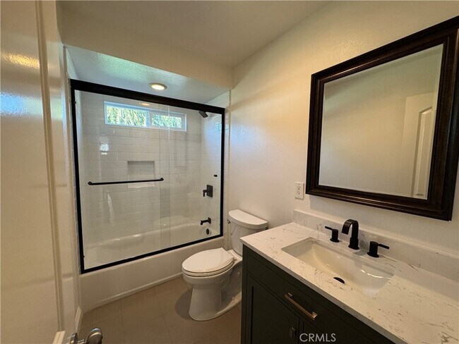 Building Photo - 1336 Calle Tulipan