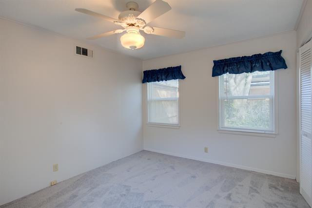 Building Photo - 729 Dumont Dr