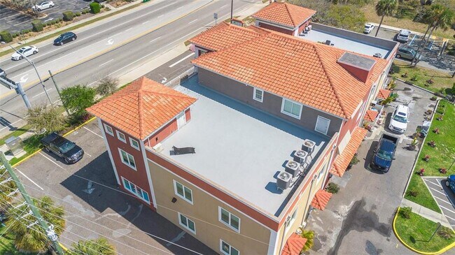 Building Photo - 701 E 3rd Ave