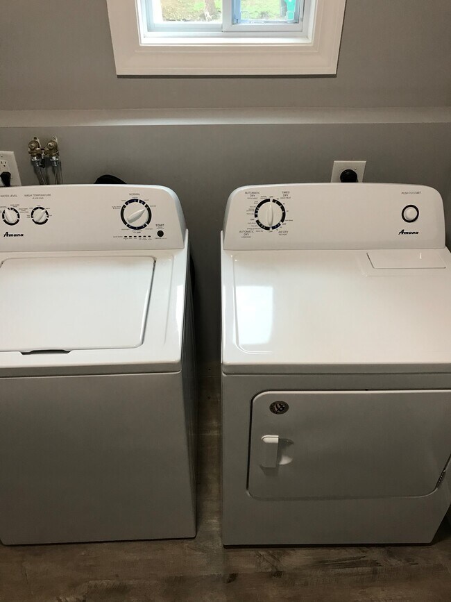 Building Photo - 176 Blossom St