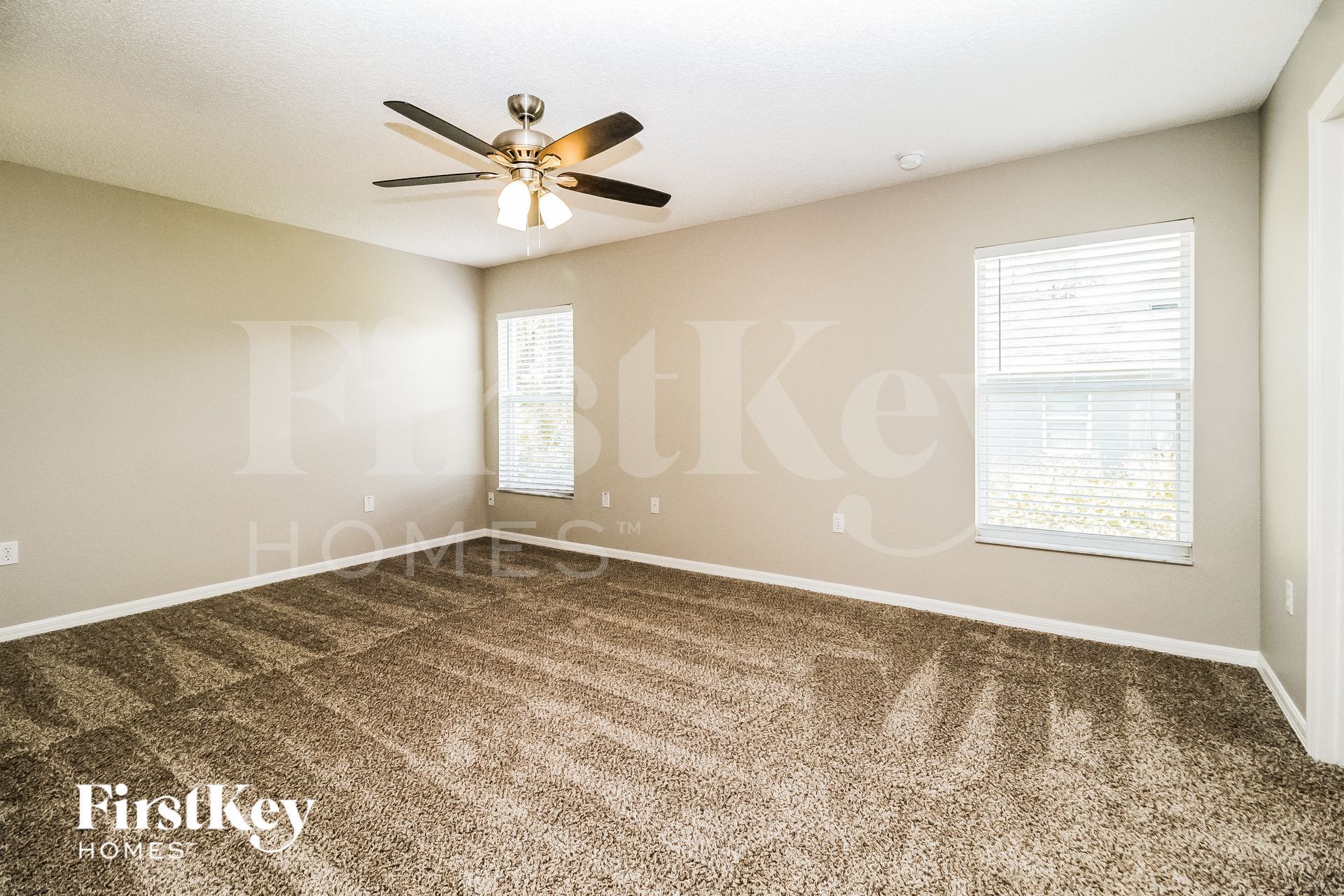 Building Photo - 2579 Coachman Dr