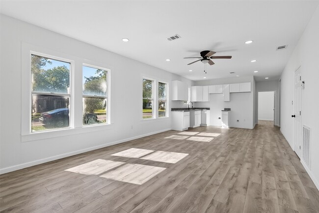 Building Photo - 301 E 3rd St