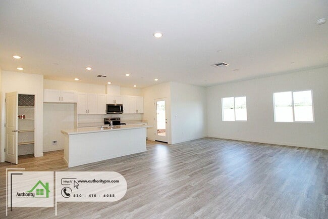 Building Photo - 2839 Hopkins Ave