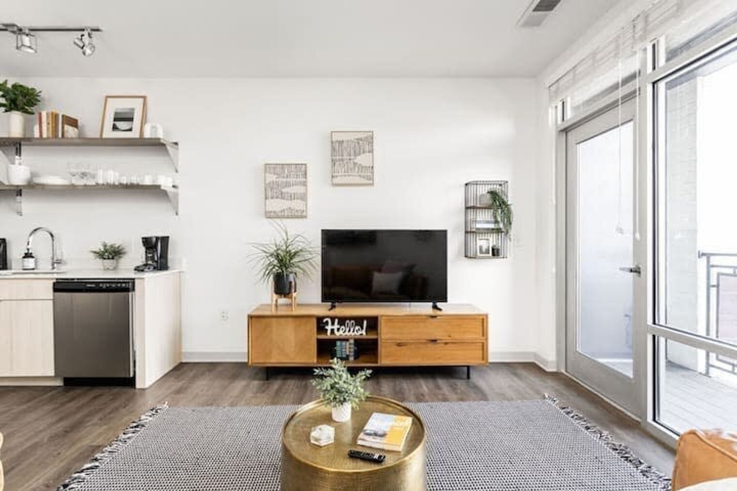 Building Photo - 747 N College Ave