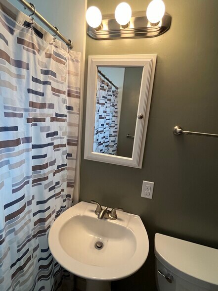 Building Photo - 4208 Mesa Grande Pl SE
