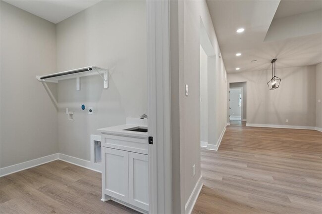 Building Photo - 15109 Paradise Ct