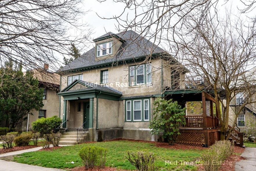 Primary Photo - 231 Chestnut Hill Ave