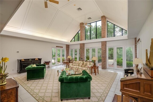 Building Photo - 5951 SW 21st Avenue Rd