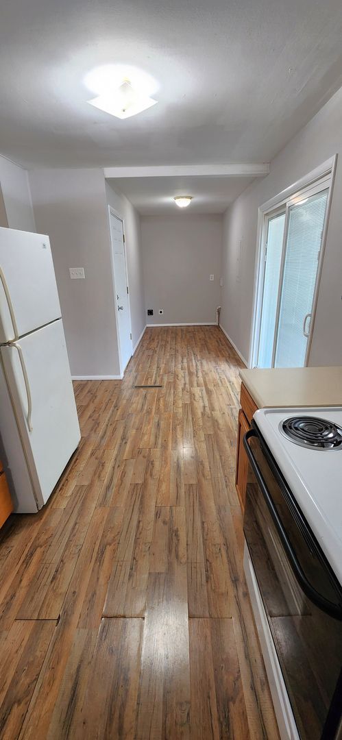 Building Photo - Great 3 bedroom 2 bath rancher at an amazi...