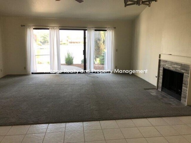 Building Photo - Available Now! Very Nice 3 Bedroom Home!!!