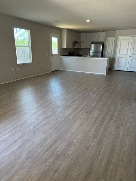 Building Photo - 607 Vermilion