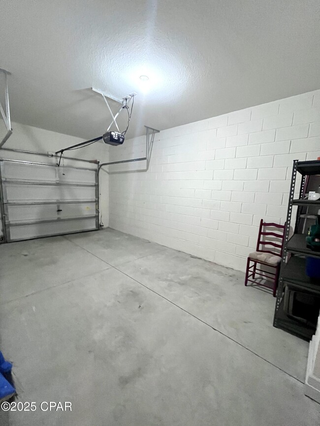 Building Photo - 231 Sand Oak Blvd