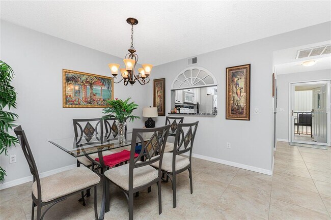 Building Photo - 511 Pine Hollow Cir