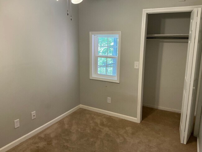 Building Photo - 1005 Piney Woods Rd