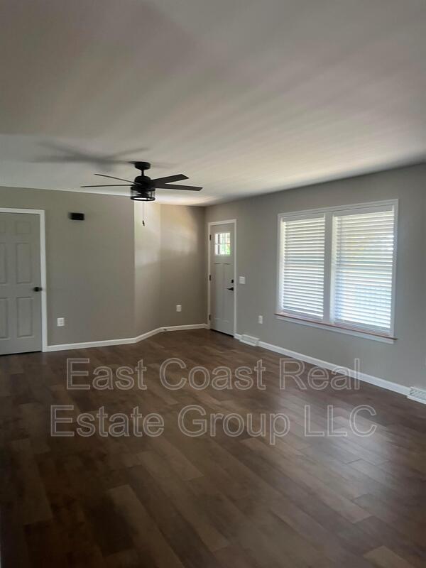 Building Photo - 18061 Crampton Ln