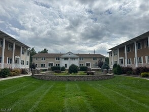 Building Photo - 105 Newark Pompton Turnpike