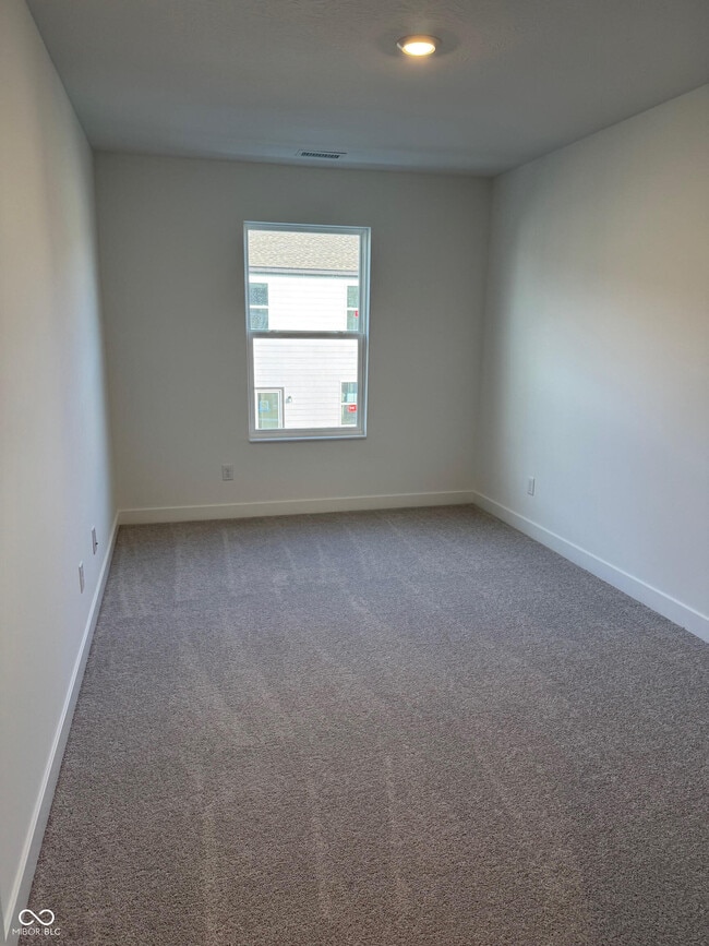 Building Photo - 15174 Swallow Fls Wy