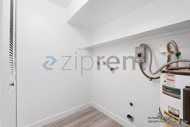 Building Photo - 5006 Greenberry Dr