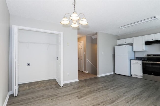 Building Photo - 5245 Oakley Commons Blvd