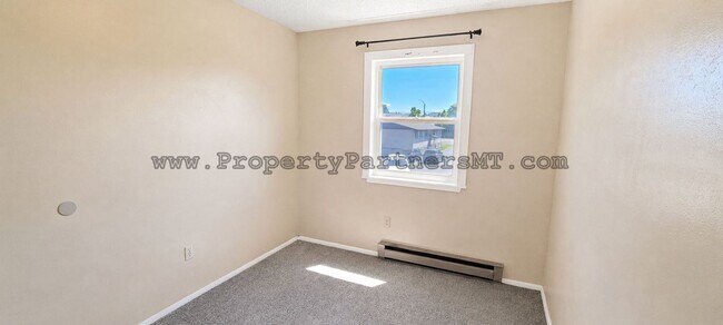 Building Photo - 504 S 20th Ave