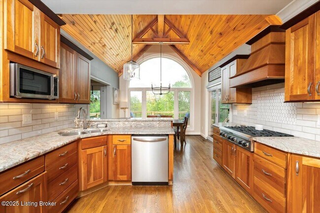 Building Photo - 10801 Little Pond Rd