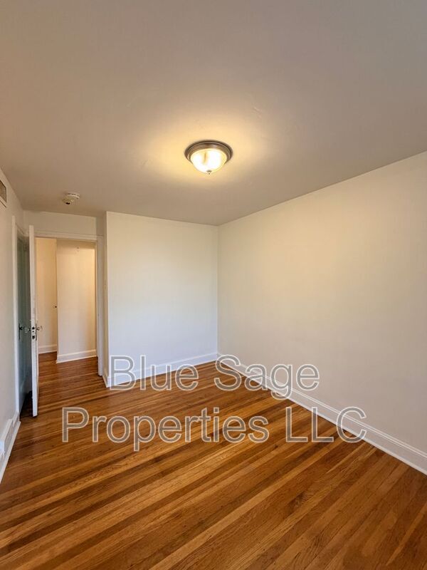 Building Photo - 314 Spruce St