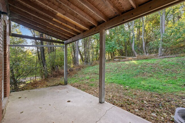Building Photo - 448 Jacobson Dr