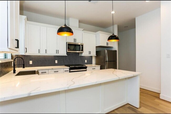 Building Photo - 3036 Truxillo St