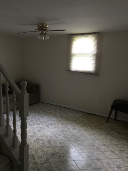 Building Photo - 356 Booher Ln