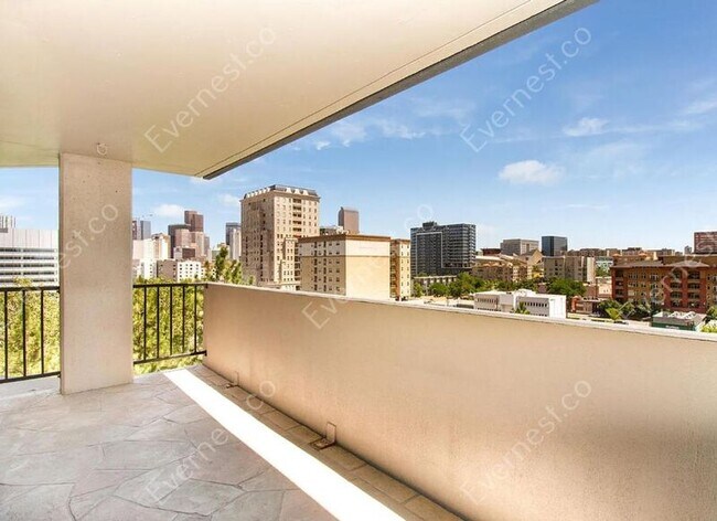 Building Photo - 601 W 11th Ave