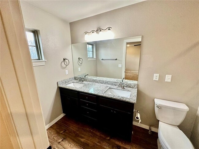 Building Photo - 186 Old Farmington Rd