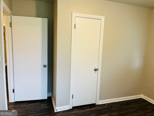 Building Photo - 6100 E Fayetteville Dr