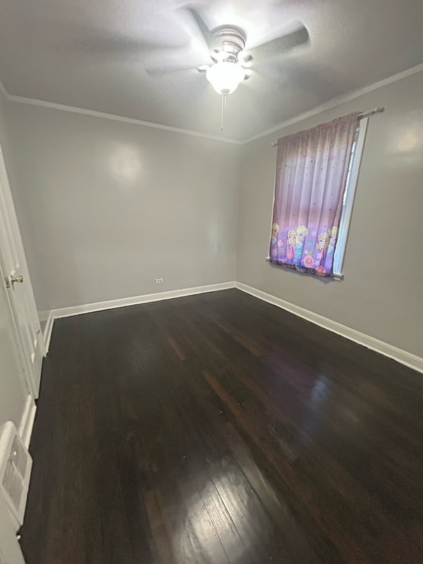 Building Photo - 8825 S Kenwood Ave