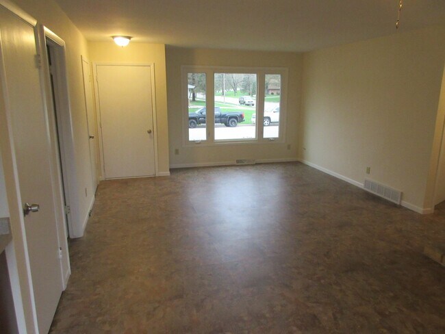 Building Photo - 428