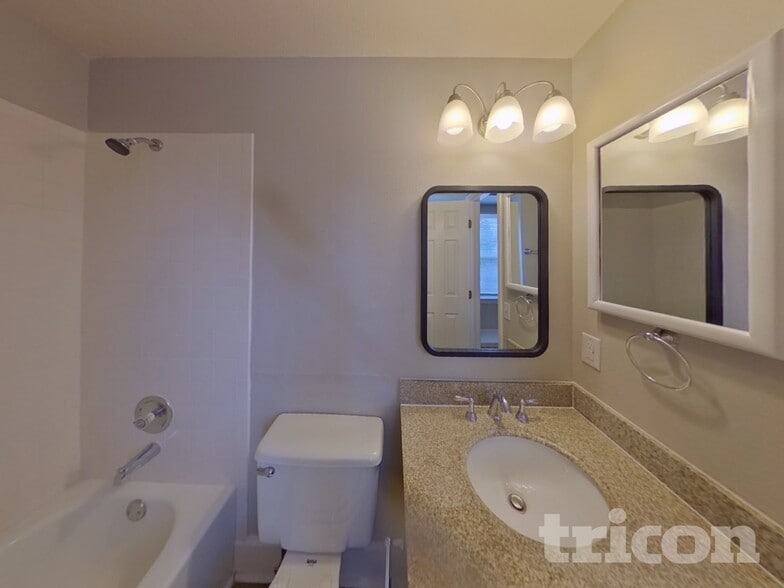 Building Photo - 3460 Cedarhurst Way