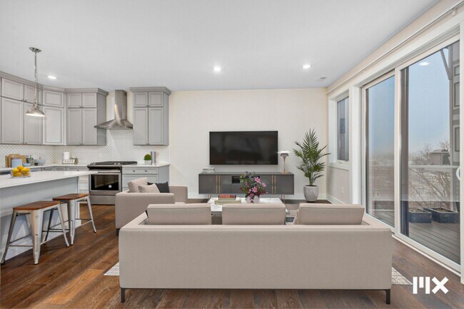 Building Photo - Two Bedroom Condo on Lookout Hill in Grand...