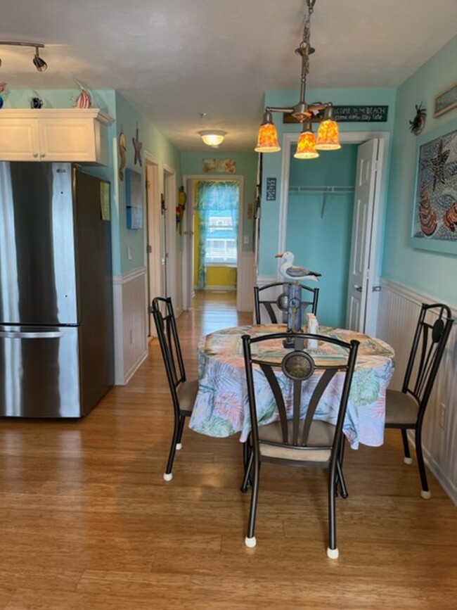 Building Photo - SEASONAL RENTAL 2 Bedroom Condo in Surf City