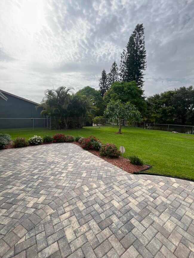 Building Photo - 132 Bobwhite Rd