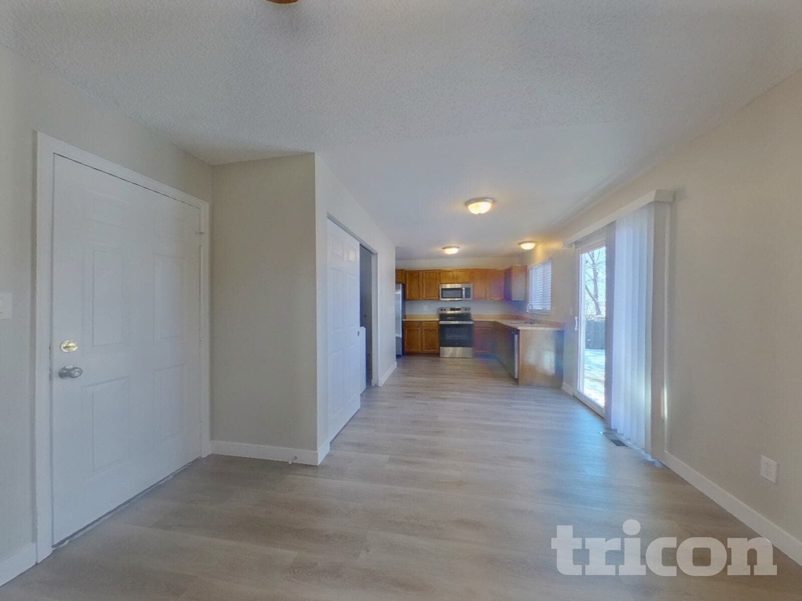 Building Photo - 2882 Dickens Dr