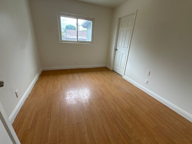 Building Photo - AVAILABLE! OPEN HOUSE SUNDAY 4:30-6:00 PM