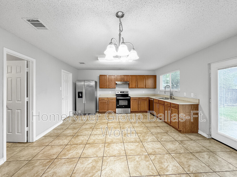 Building Photo - 4881 Trail Hollow Dr