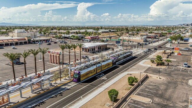 Building Photo - 413 E Southern Ave