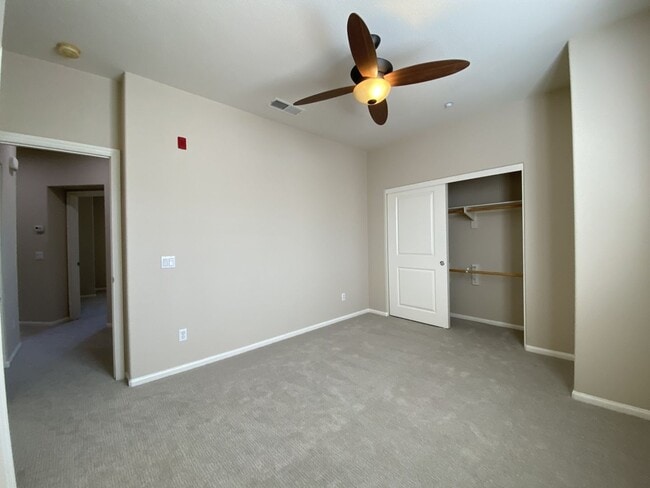Building Photo - 2bd/2.5ba Townhouse with A/C in San Elijo ...
