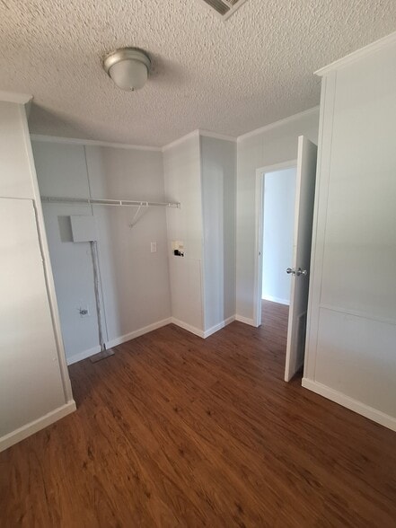 Building Photo - 4452 Roundup Dr