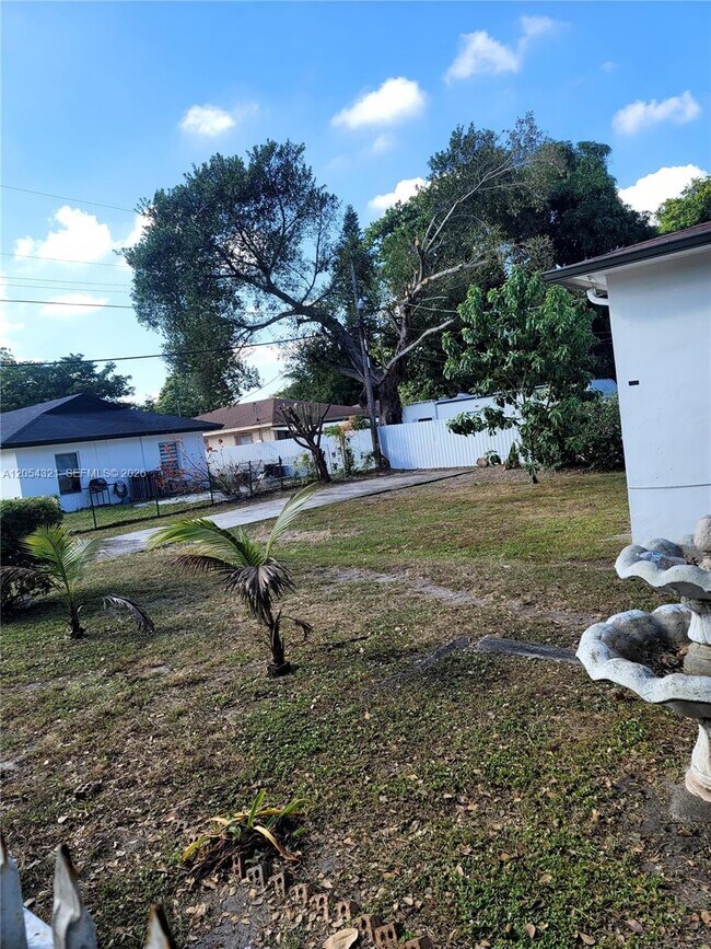 Building Photo - 6630 NW 29th Ave