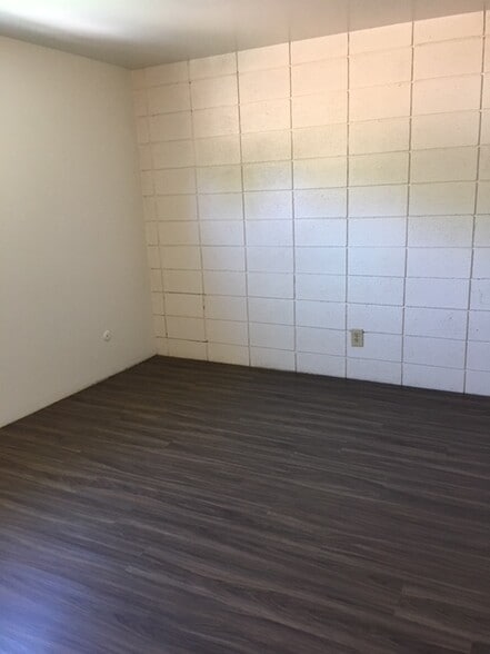 Building Photo - 174 N Canyon Rd