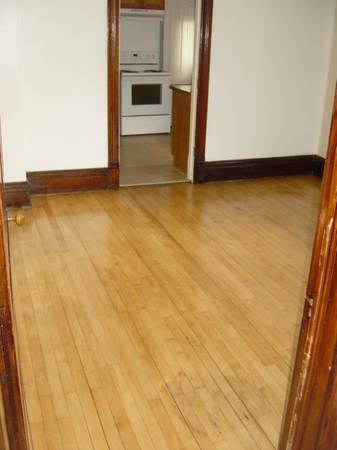 Building Photo - 313 N 21st Ave W