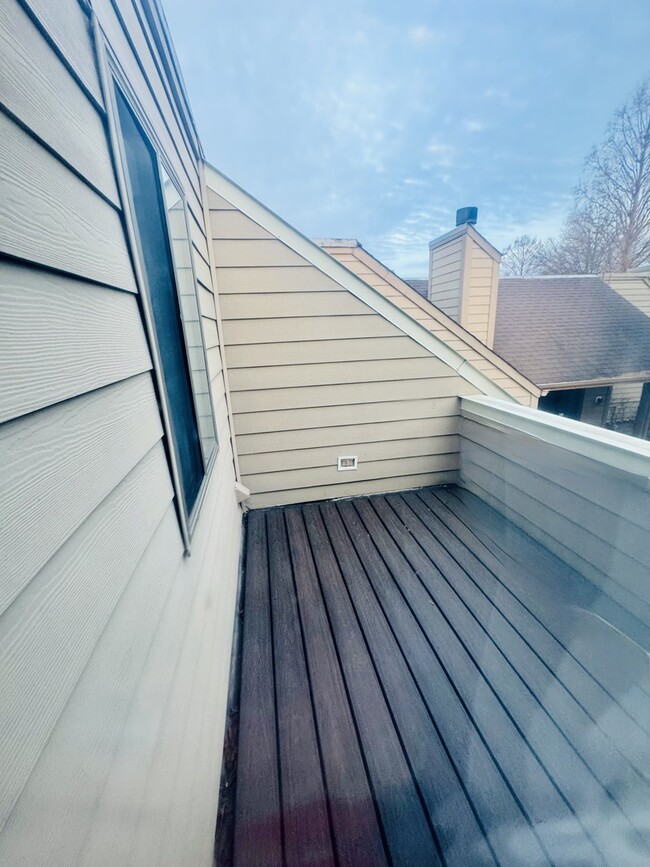 Building Photo - 3349 Beacon St