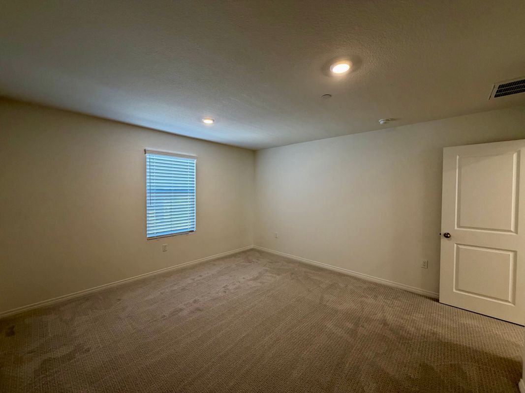 Building Photo - 9643 Babaco St