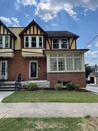Building Photo - 306 W Freedley St